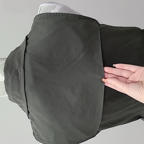 Suzy Shier Sleeveless Green Cardigan - Picture 8 of 9